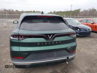 2023 VinFast VF 8 Plus z VIN RLLV1AFA0PH002714, wystawiony jako IAAI lot #41728014 z przebiegiem 8601 mil mil oraz . Historia ofert i sprzedaży dostępna na DreamBid. Obrazek 16.