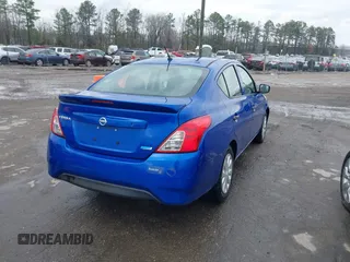 2016 Nissan Versa S z VIN 3N1CN7AP0GL867028, wystawiony jako IAAI lot #41877844 z przebiegiem 94 489 mil mil oraz . Historia ofert i sprzedaży dostępna na DreamBid. Obrazek 4.