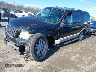 2003 Ford Expedition Special Service with VIN 1FMFU16L33LC18812, listed as a IAAI auction lot 41581270 with 1 mi miles. Bid and sale history available at carsss.com. Image 2.