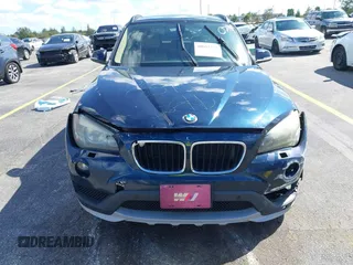 2015 BMW X1 xDrive28i z VIN WBAVL1C57FVY30820, wystawiony jako IAAI lot #40693352 z przebiegiem 111 221 mil mil oraz . Historia ofert i sprzedaży dostępna na DreamBid. Obrazek 6.