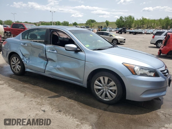 2011 Honda Accord EX z VIN 1HGCP2F76BA133580, wystawiony jako Copart lot #59005675 z przebiegiem 45 046 mil mil oraz Szkoda całkowita • Salvage title. Historia ofert i sprzedaży dostępna na DreamBid. Obrazek 4.