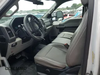 2017 Ford F-350 Lariat z VIN 1FT8W3DT0HEB40748, wystawiony jako Copart lot #54147715 z przebiegiem 140 800 mil mil oraz Czysty tytuł • Clean title. Historia ofert i sprzedaży dostępna na DreamBid. Obrazek 7.