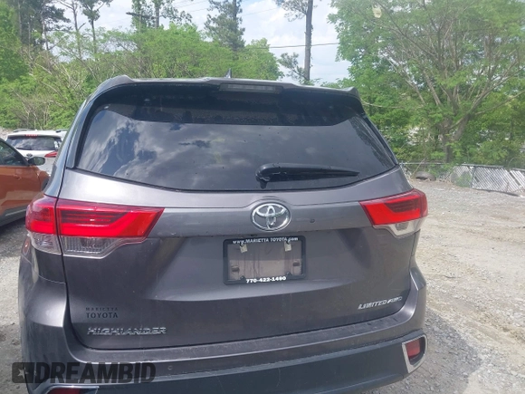 2019 Toyota Highlander Limited with VIN 5TDDZRFH9KS711575, listed as a IAAI auction lot 42102945 with 33,899 mi miles and . Bid and sale history available at DreamBid. Image 16.