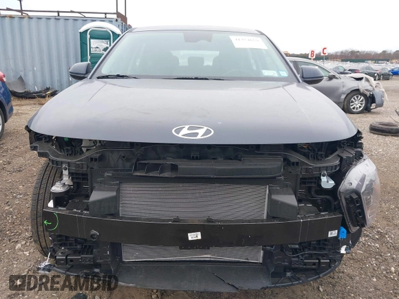 2025 Hyundai Kona SE with VIN KM8HACAB6SU222521, listed as a IAAI auction lot 41354659 with 1,886 mi miles. Bid and sale history available at carsss.com. Image 6.