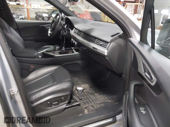 2018 Audi Q7 Premium Plus with VIN WA1LHAF76JD020886, listed as a IAAI auction lot 41719704 with 69,157 mi miles. Bid and sale history available at carsss.com. Image 5.