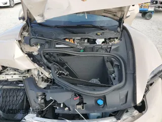 2022 Porsche Taycan z VIN WP0AA2Y10NSA13050, wystawiony jako Copart lot #82279554 z przebiegiem Nie podano mil oraz Szkoda całkowita • Salvage title. Historia ofert i sprzedaży dostępna na DreamBid. Obrazek 11.