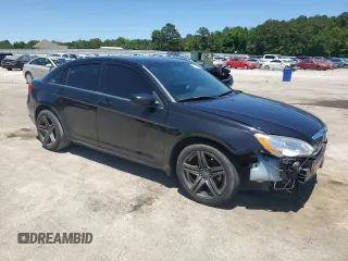 2012 Chrysler 200 Touring z VIN 1C3CCBBB9CN181478, wystawiony jako Copart lot #57318715 z przebiegiem 151 534 mil mil oraz Szkoda całkowita • Salvage title. Historia ofert i sprzedaży dostępna na DreamBid. Obrazek 4.