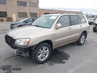 2006 Toyota Highlander Hybrid with VIN JTEEW21A060025752, listed as a IAAI auction lot 41467282 with 245,146 mi miles. Bid and sale history available at carsss.com. Image 2.