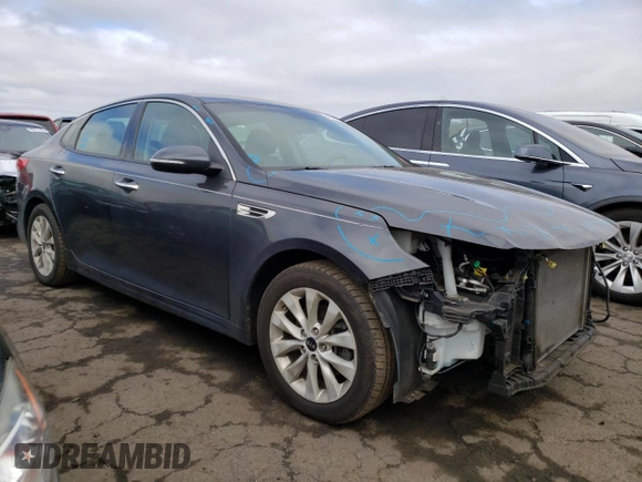 2018 Kia Optima EX with VIN 5XXGU4L38JG205047, listed as a Copart auction lot 49310425 with 111,606 mi miles and Salvage Title. Bid and sale history available at carsss.com. Image 4.