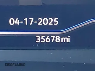 2022 Volkswagen Atlas SE z VIN 1V2KR2CA0NC564914, wystawiony jako IAAI lot #42035604 z przebiegiem 35 678 mil mil oraz . Historia ofert i sprzedaży dostępna na DreamBid. Obrazek 15.