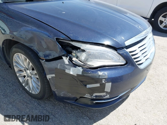 2013 Chrysler 200 Limited with VIN 1C3CCBCG5DN747308, listed as a IAAI auction lot 41991898 with 170,748 mi miles. Bid and sale history available at carsss.com. Image 6.