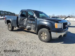 2008 GMC Sierra 2500HD SLE1 z VIN 1GTHK29K48E107662, wystawiony jako Copart lot #47490885 z przebiegiem Nie podano mil oraz Czysty tytuł • Clean title. Historia ofert i sprzedaży dostępna na DreamBid. Obrazek 4.