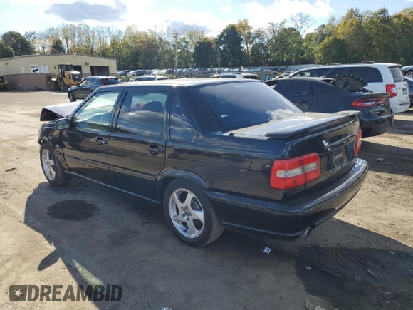 1998 Volvo S70 z VIN YV1LS5340W1425573, wystawiony jako Copart lot #75317244 z przebiegiem 403 370 mil mil oraz Szkoda całkowita • Salvage title. Historia ofert i sprzedaży dostępna na DreamBid. Obrazek 2.
