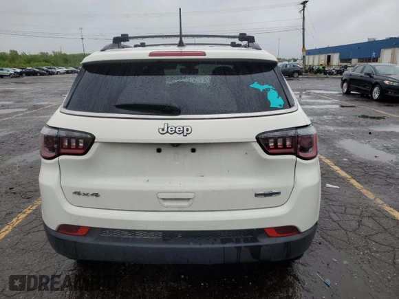 2018 Jeep Compass Latitude z VIN 3C4NJDBB7JT238196, wystawiony jako Copart lot #56500655 z przebiegiem 160 711 mil mil oraz Czysty tytuł • Clean title. Historia ofert i sprzedaży dostępna na DreamBid. Obrazek 6.