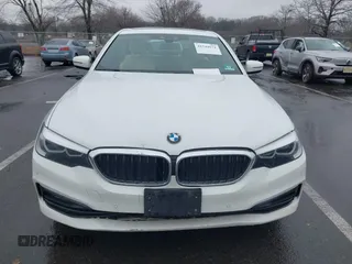 2018 BMW 5 Series 530i xDrive z VIN WBAJA7C52JWC75823, wystawiony jako IAAI lot #41544671 z przebiegiem 138 327 mil mil oraz . Historia ofert i sprzedaży dostępna na DreamBid. Obrazek 12.