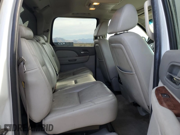 2007 Chevrolet Avalanche LT w/3LT with VIN 3GNFK12327G177194, listed as a Copart auction lot 64501094 with 292,384 mi miles and Salvage Title. Bid and sale history available at carsss.com. Image 10.