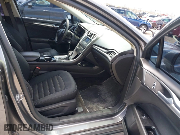 2013 Ford Fusion SE with VIN 3FA6P0H74DR185110, listed as a IAAI auction lot 42046700 with 188,909 mi miles. Bid and sale history available at carsss.com. Image 5.