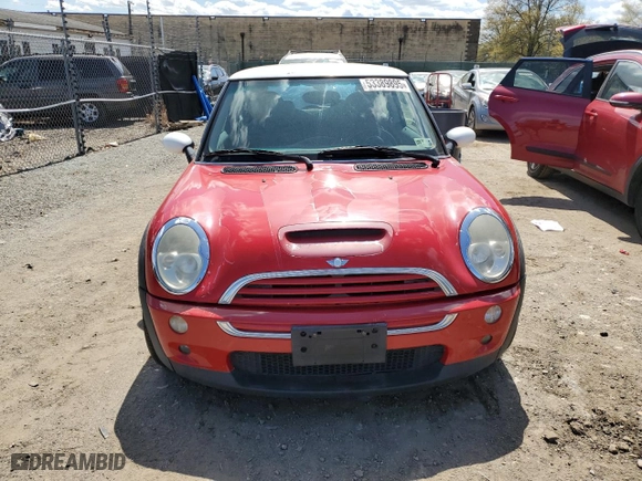 2004 MINI Cooper Hardtop S with VIN WMWRE334X4TD89209, listed as a Copart auction lot 53389895 with 238,668 mi miles and Clean Title. Bid and sale history available at carsss.com. Image 5.