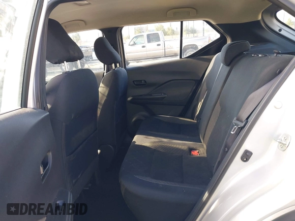 2019 Nissan Kicks SV with VIN 3N1CP5CU4KL516620, listed as a IAAI auction lot 41986143 with 67,702 mi miles. Bid and sale history available at carsss.com. Image 8.