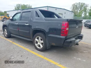 2007 Chevrolet Avalanche 3LT z VIN 3GNFK12307G292585, wystawiony jako IAAI lot #42303468 z przebiegiem 147 480 mil mil oraz . Historia ofert i sprzedaży dostępna na DreamBid. Obrazek 3.