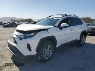 2022 Toyota RAV4 XLE with VIN 2T3W1RFV9NW223607, listed as a Copart auction lot 61428035 with 20,600 mi miles and Salvage title. Bid and sale history available at DreamBid. Image 1.