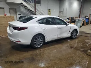 2025 Mazda 3 S Preferred z VIN JM1BPACM8S1775538, wystawiony jako Copart lot #57874615 z przebiegiem 851 mil mil oraz Czysty tytuł • Clean title. Historia ofert i sprzedaży dostępna na DreamBid. Obrazek 3.