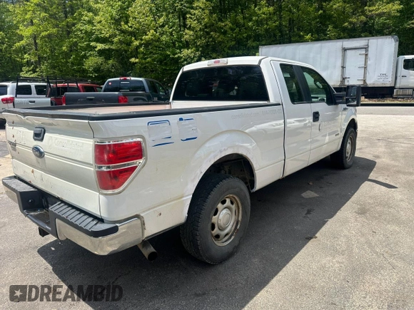 2014 Ford F-150 XL z VIN 1FTFX1ET3EKD27549, wystawiony jako Copart lot #59121075 z przebiegiem 267 782 mil mil oraz Czysty tytuł • Clean title. Historia ofert i sprzedaży dostępna na DreamBid. Obrazek 4.