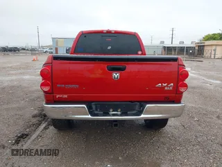 2007 Dodge 1500 Laramie с VIN 1D7HU182X7S102493, выставлен на аукционе IAAI как лот 42176765 с пробегом 178 529 миль миль и . История ставок и продаж доступна на DreamBid. Изображение 16.