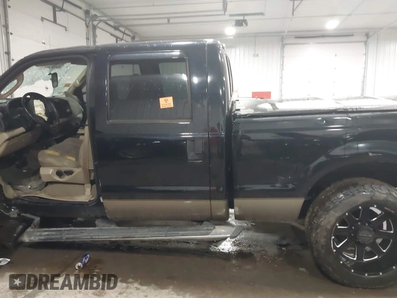 2006 Ford F-250 XL z VIN 1FTSW21P96ED33324, wystawiony jako IAAI lot #41943179 z przebiegiem Nie podano mil oraz . Historia ofert i sprzedaży dostępna na DreamBid. Obrazek 14.