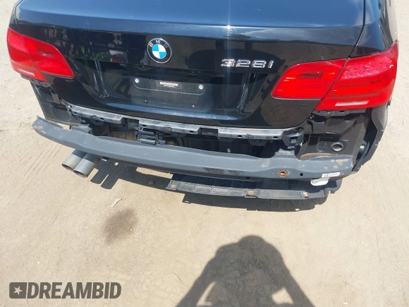2011 BMW 3 Series 328i xDrive with VIN WBAKF5C53BE655929, listed as a IAAI auction lot 42658202 with 86,774 mi miles and . Bid and sale history available at DreamBid. Image 6.