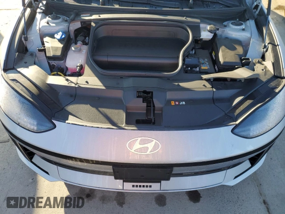 2024 Hyundai Ioniq 6 SEL z VIN KMHM34AA6RA062464, wystawiony jako Copart lot #88105065 z przebiegiem 3 947 mil mil oraz Szkoda całkowita • Salvage title. Historia ofert i sprzedaży dostępna na DreamBid. Obrazek 11.