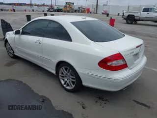 2008 Mercedes-Benz CLK 350 с VIN WDBTJ56H38F241787, выставлен на аукционе IAAI как лот 42184829 с пробегом 97 818 миль миль и . История ставок и продаж доступна на DreamBid. Изображение 3.