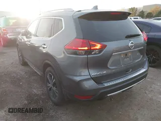 2017 Nissan Rogue SL z VIN 5N1AT2MT8HC867339, wystawiony jako IAAI lot #40955179 z przebiegiem 138 769 mil mil oraz . Historia ofert i sprzedaży dostępna na DreamBid. Obrazek 3.