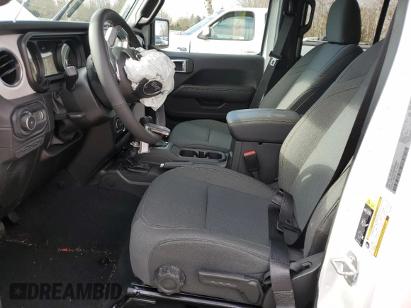2025 Jeep Wrangler Sahara with VIN 1C4PJXENXSW506251, listed as a Copart auction lot 44613595 with 3,917 mi miles and Clean Title. Bid and sale history available at DreamBid. Image 7.