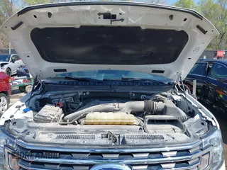 2020 Ford Expedition Max XLT z VIN 1FMJK1JT9LEA76235, wystawiony jako IAAI lot #41972476 z przebiegiem 161 436 mil mil oraz . Historia ofert i sprzedaży dostępna na DreamBid. Obrazek 10.