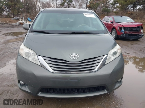 2013 Toyota Sienna XLE AAS с VIN 5TDYK3DC8DS375852, выставлен на аукционе IAAI как лот 41519437 с пробегом 91 828 миль миль и . История ставок и продаж доступна на DreamBid. Изображение 12.