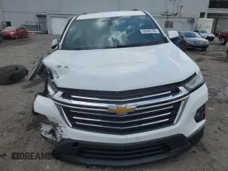 2022 Chevrolet Traverse LT Cloth z VIN 1GNEVMKW9NJ190261, wystawiony jako Copart lot #53342155 z przebiegiem 24 952 mil mil oraz Szkoda całkowita • Salvage title. Historia ofert i sprzedaży dostępna na DreamBid. Obrazek 5.