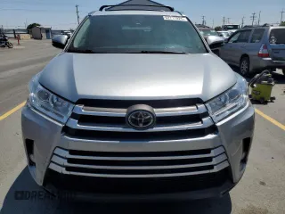 2017 Toyota Highlander XLE with VIN 5TDJZRFH2HS521211, listed as a Copart auction lot 62717825 with 62,380 mi miles and Clean title. Bid and sale history available at DreamBid. Image 5.