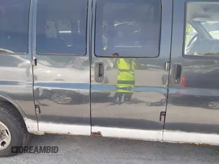 2003 Chevrolet Express Passenger with VIN 1GAHG35U631142890, listed as a IAAI auction lot 42086091 with 127,191 mi miles and . Bid and sale history available at DreamBid. Image 16.