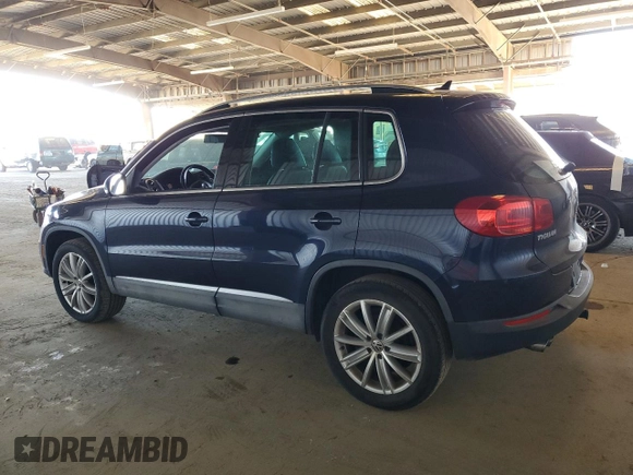 2012 Volkswagen Tiguan SE z VIN WVGBV7AX4CW608972, wystawiony jako Copart lot #50383155 z przebiegiem 109 882 mil mil oraz Czysty tytuł • Clean title. Historia ofert i sprzedaży dostępna na DreamBid. Obrazek 2.
