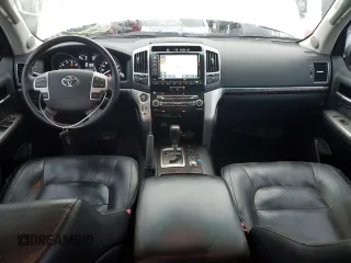 2014 Toyota Land Cruiser z VIN JTMHY7AJ5E4023950, wystawiony jako Copart lot #51245905 z przebiegiem 101 561 mil mil oraz Czysty tytuł • Clean title. Historia ofert i sprzedaży dostępna na DreamBid. Obrazek 8.
