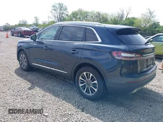 2021 Lincoln Nautilus Standard z VIN 2LMPJ8J92MBL10856, wystawiony jako IAAI lot #42204825 z przebiegiem 26 694 mil mil oraz . Historia ofert i sprzedaży dostępna na DreamBid. Obrazek 3.