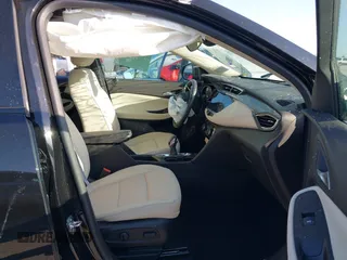 2023 Buick Encore GX Essence z VIN KL4MMFSL8PB097246, wystawiony jako IAAI lot #41987509 z przebiegiem 13 432 mil mil oraz . Historia ofert i sprzedaży dostępna na DreamBid. Obrazek 5.