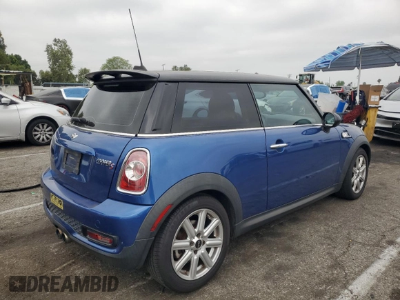 2012 MINI Hardtop S with VIN WMWSV3C56CTY17072, listed as a Copart auction lot 58275165 with 101,542 mi miles and Salvage title. Bid and sale history available at DreamBid. Image 3.