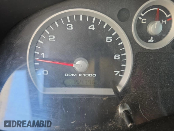 2005 Ford Ranger XLT z VIN 1FTZR45E05PA33894, wystawiony jako Copart lot #60548815 z przebiegiem 154 796 mil mil oraz Czysty tytuł • Clean title. Historia ofert i sprzedaży dostępna na DreamBid. Obrazek 8.