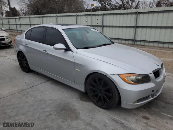 2006 BMW 3 Series 330i with VIN WBAVB33556KS37781, listed as a Copart auction lot 46035235 with 205,184 mi miles and Clean Title. Bid and sale history available at carsss.com. Image 4.