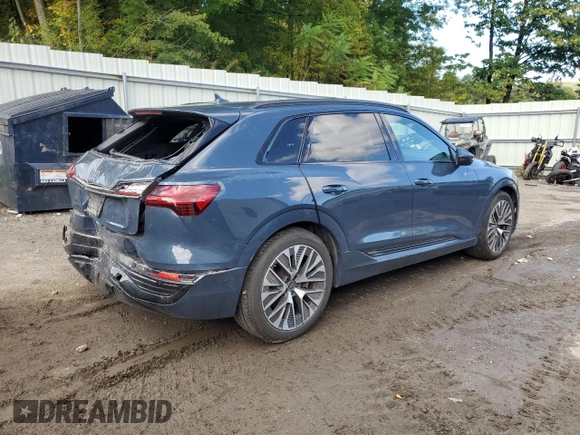 2024 Audi Q8 e-tron Premium Plus z VIN WA15AAGE7RB021353, wystawiony jako Copart lot #72987414 z przebiegiem 13 360 mil mil oraz Szkoda całkowita • Salvage title. Historia ofert i sprzedaży dostępna na DreamBid. Obrazek 3.