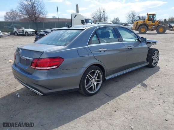 2016 Mercedes-Benz E-Class E 350 Luxury with VIN WDDHF8JB2GB245824, listed as a IAAI auction lot 41812733 with 1 mi miles. Bid and sale history available at carsss.com. Image 4.