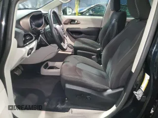 2022 Chrysler Voyager LX z VIN 2C4RC1CG5NR219031, wystawiony jako Copart lot #51882285 z przebiegiem 67 316 mil mil oraz Nie do naprawy • Non repairable. Historia ofert i sprzedaży dostępna na DreamBid. Obrazek 7.