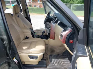 2005 Land Rover LR3 HSE with VIN SALAG25465A341887, listed as a IAAI auction lot 42641947 with 150,200 mi miles and . Bid and sale history available at DreamBid. Image 5.